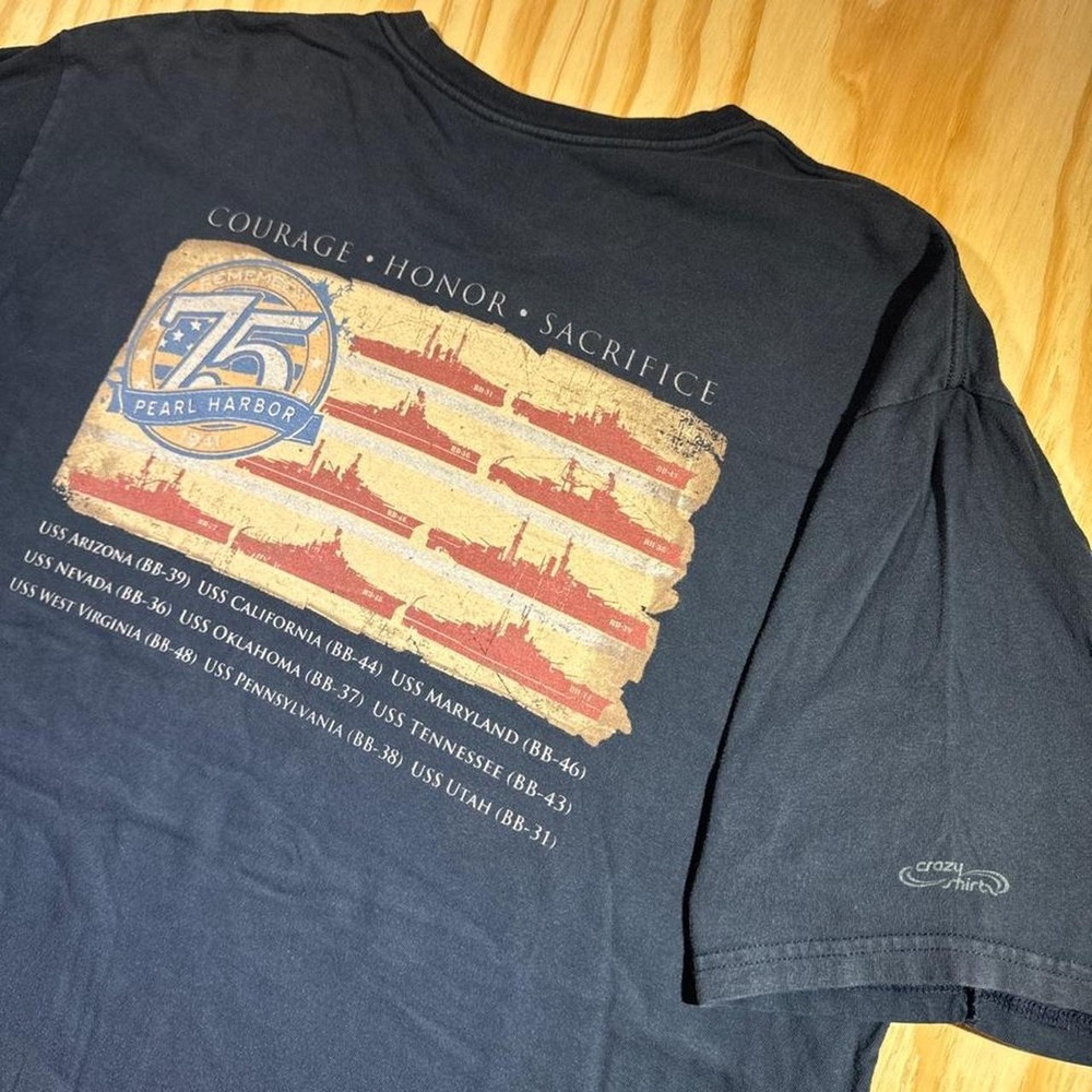 Crazy Shirts Mens XL Black Pearl Harbor 75th Anniversary Battleship Graphic Tee